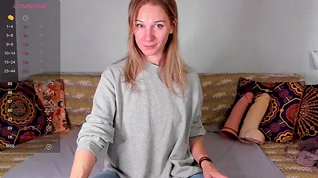 Snapshot of Amalia_Mio chatting on 10/30/25, 08:16 Amalia Mio online show from 10/30/25, 08:16