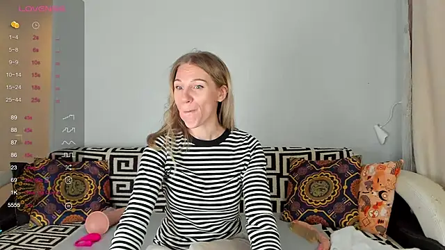 Snapshot of Amalia_Mio chatting on 11/12/25, 08:15 Amalia Mio online show from 11/12/25, 08:15