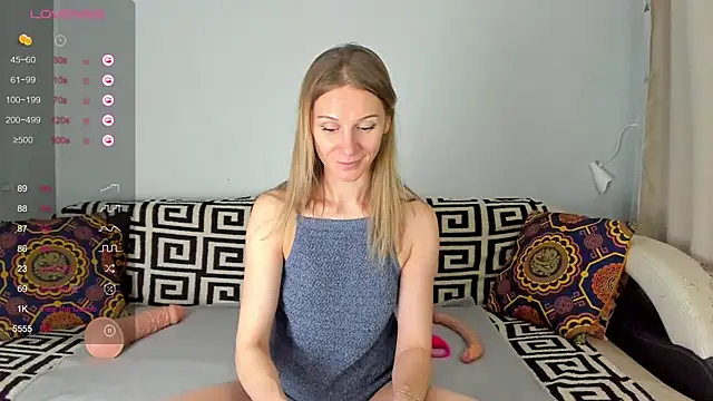 Snapshot of Amalia_Mio chatting on 11/14/25, 10:03 Amalia Mio online show from 11/14/25, 10:03