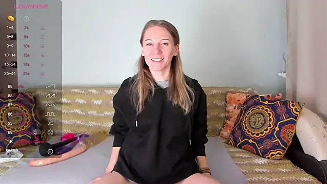 Snapshot of Amalia_Mio chatting on 12/17/25, 08:09 Amalia Mio online show from 12/17/25, 08:09