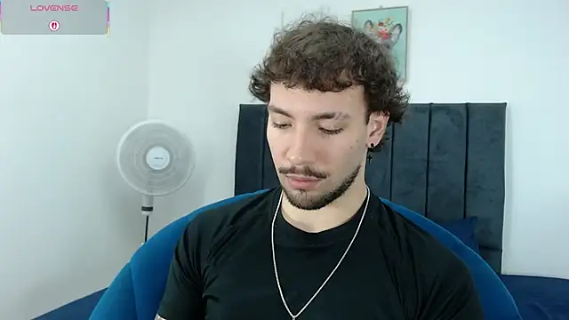 angel kyrozz online show from 02/02/26, 07:01