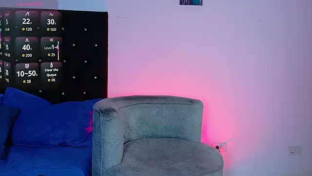 angel kyrozz online show from 04/18/26, 07:07