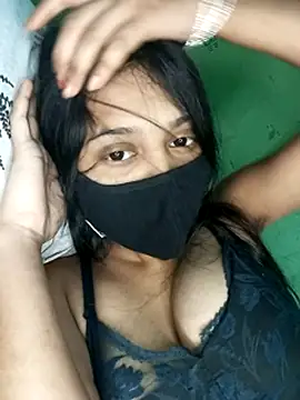 Snapshot of JANVI30 chatting on 11/11/25, 08:09 JANVI30 online show from 11/11/25, 08:09