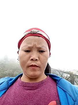 Snapshot of sumaybae chatting on 11/11/25, 05:18 sumaybae online show from 11/11/25, 05:18