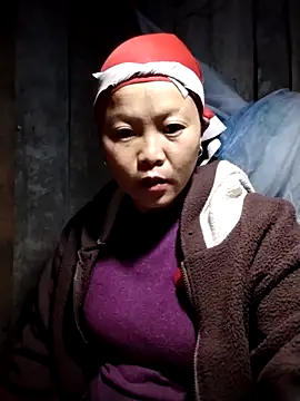 Snapshot of sumaybae chatting on 11/18/25, 05:06 sumaybae online show from 11/18/25, 05:06