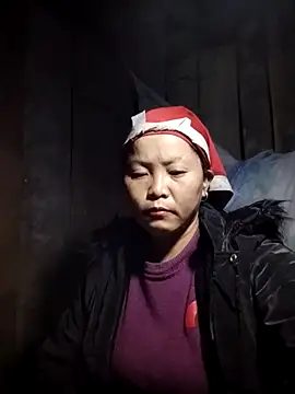 Snapshot of sumaybae chatting on 11/19/25, 05:13 sumaybae online show from 11/19/25, 05:13