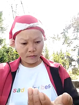 Snapshot of sumaybae chatting on 12/01/25, 05:12 sumaybae online show from 12/01/25, 05:12