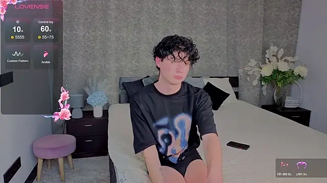 Snapshot of Cute_Mike chatting on 11/28/25, 08:00 Cute Mike online show from 11/28/25, 08:00