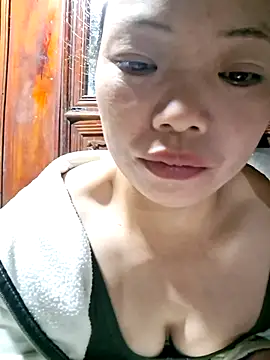 miomio-12 online show from 10/17/25, 09:28