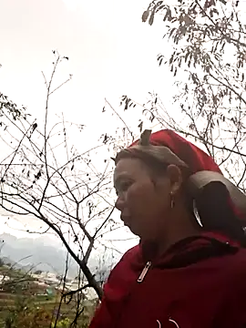 miomio-12 online show from 10/21/25, 12:22