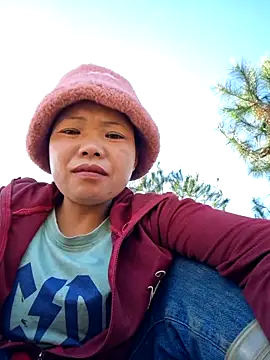 miomio-12 online show from 12/22/25, 04:53