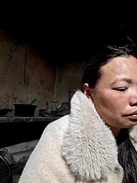 miomio-12 online show from 03/26/26, 01:49