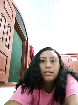 Snapshot of ZS_Oficial chatting on 10/05/25, 08:23 ZS Oficial online show from 10/05/25, 08:23