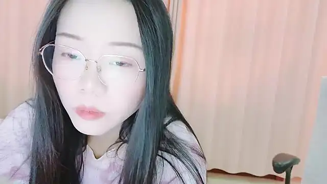 Snapshot of CCOO520 chatting on 10/20/25, 05:08 CCOO520 online show from 10/20/25, 05:08