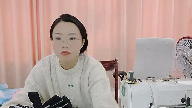 Snapshot of CCOO520 chatting on 10/29/25, 07:43 CCOO520 online show from 10/29/25, 07:43