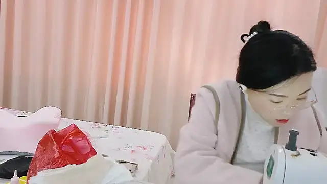 Snapshot of CCOO520 chatting on 11/07/25, 06:02 CCOO520 online show from 11/07/25, 06:02