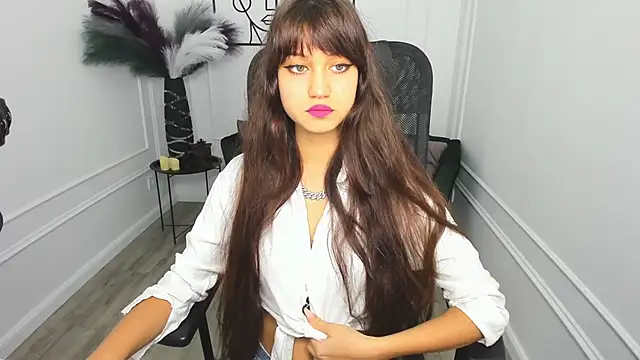 TiffanyYounge online show from 11/14/25, 12:37