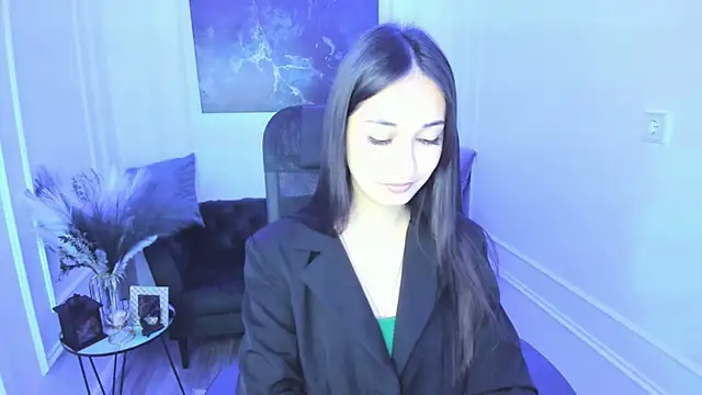 TiffanyYounge online show from 03/10/26, 04:50