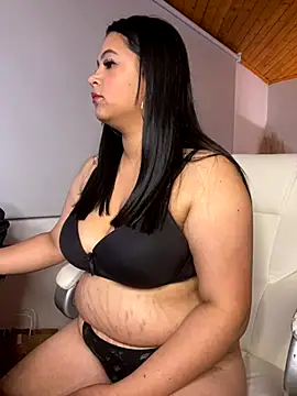 Emmi boobs online show from 10/11/25, 03:28