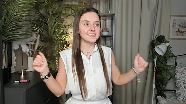 ThelmaJusto online show from 10/25/25, 02:02