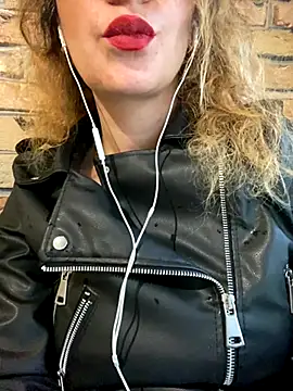 melisss2 online show from 10/11/25, 12:47