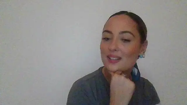Snapshot of DommeMariaLopez95 chatting on 12/05/25, 04:47 DommeMariaLopez95 online show from 12/05/25, 04:47