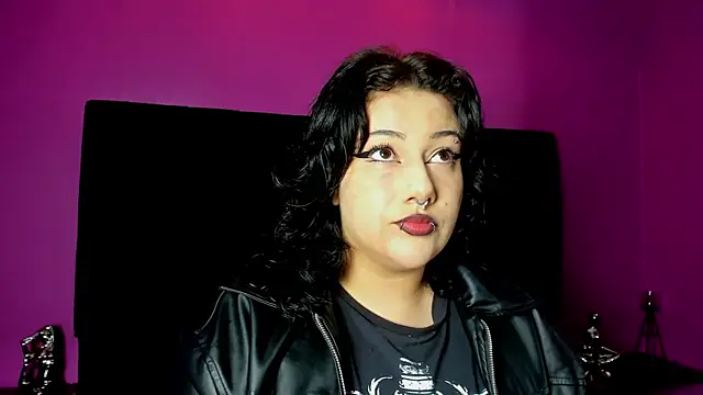 Snapshot of SabbathSinclair chatting on 10/11/25, 11:31 SabbathSinclair online show from 10/11/25, 11:31