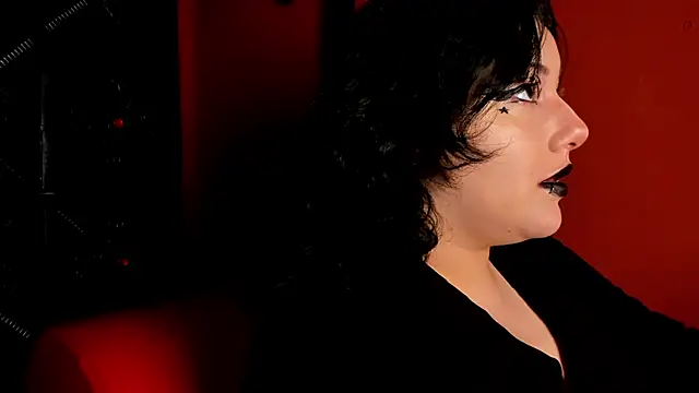 Snapshot of SabbathSinclair chatting on 10/14/25, 11:44 SabbathSinclair online show from 10/14/25, 11:44