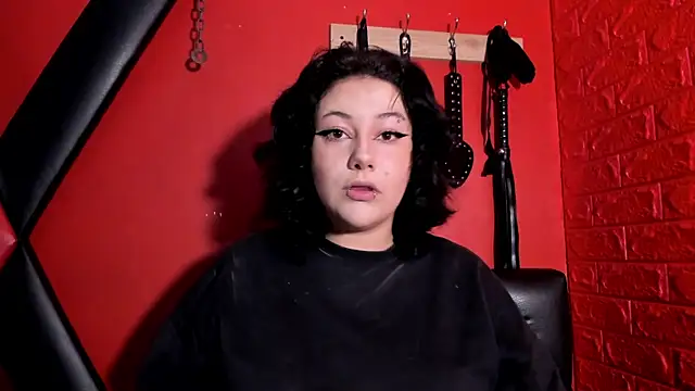 Snapshot of SabbathSinclair chatting on 10/27/25, 11:36 SabbathSinclair online show from 10/27/25, 11:36