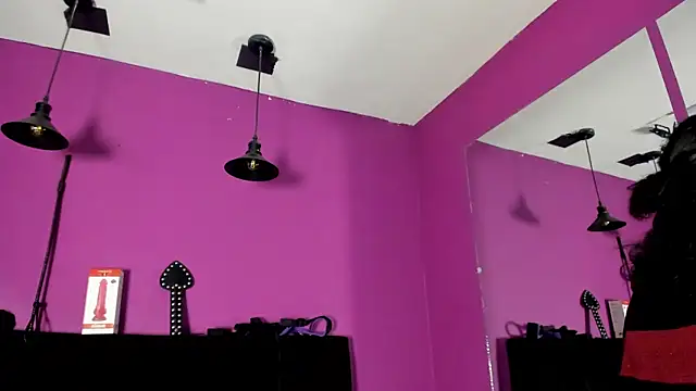 Snapshot of SabbathSinclair chatting on 10/31/25, 11:44 SabbathSinclair online show from 10/31/25, 11:44