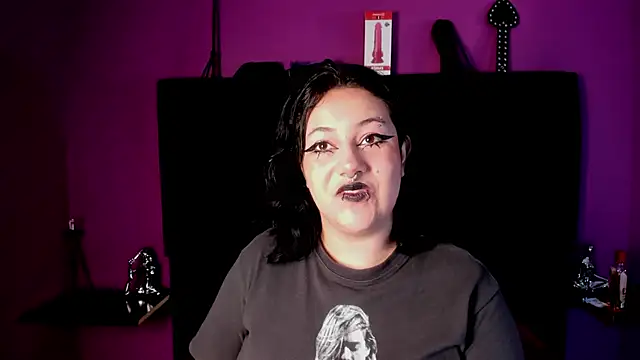 Snapshot of SabbathSinclair chatting on 11/15/25, 11:40 SabbathSinclair online show from 11/15/25, 11:40