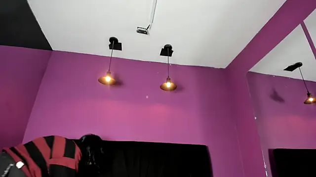 Snapshot of SabbathSinclair chatting on 12/15/25, 11:36 SabbathSinclair online show from 12/15/25, 11:36