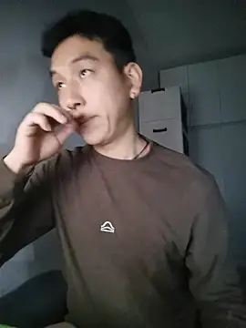 Snapshot of xqcbb_10 chatting on 10/27/25, 02:54 xqcbb 10 online show from 10/27/25, 02:54