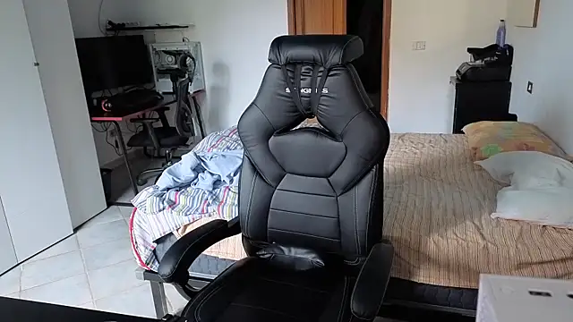 Al3xox02 online show from 02/11/26, 09:47