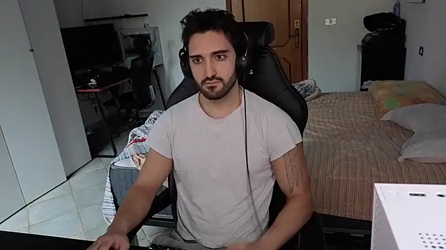 Al3xox02 online show from 02/15/26, 11:30