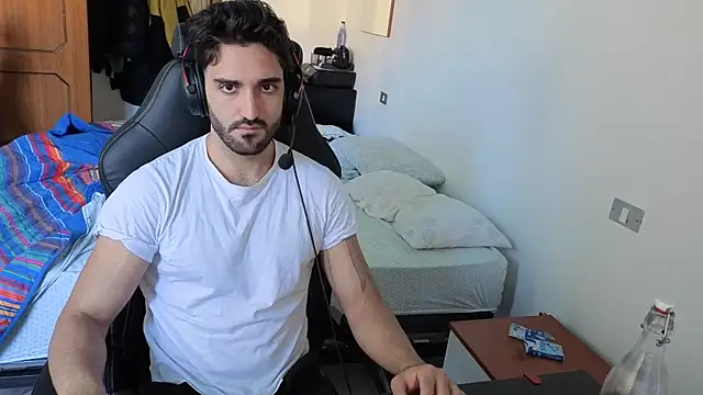 Al3xox02 online show from 04/09/26, 11:15