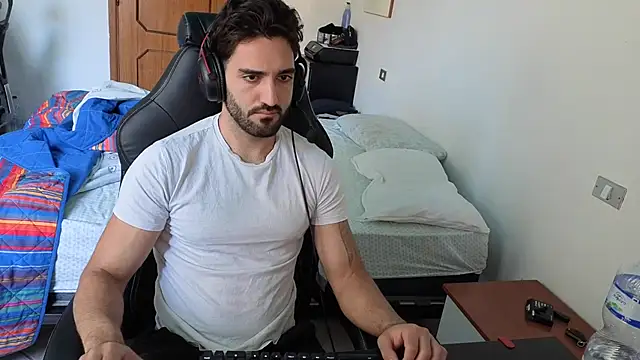 Al3xox02 online show from 04/20/26, 09:56