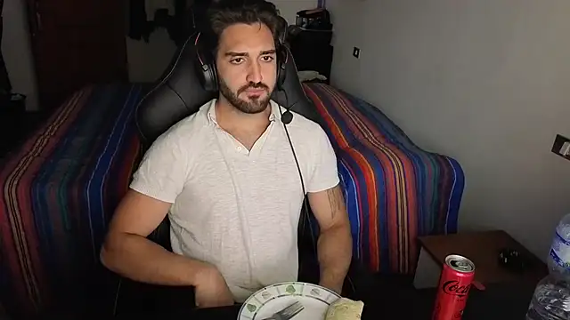 Al3xox02 online show from 04/21/26, 06:23