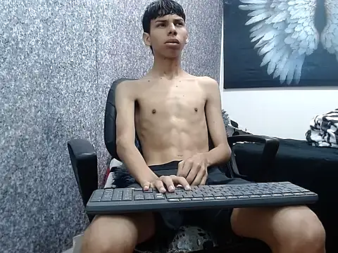 Snapshot of sexyboys_cutex18 chatting on 10/11/25, 06:17 sexyboys cutex18 online show from 10/11/25, 06:17