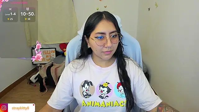 Snapshot of LoveLyy- chatting on 10/08/25, 11:35 LoveLyy- online show from 10/08/25, 11:35