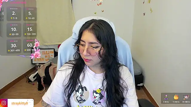 Snapshot of LoveLyy- chatting on 10/10/25, 11:15 LoveLyy- online show from 10/10/25, 11:15