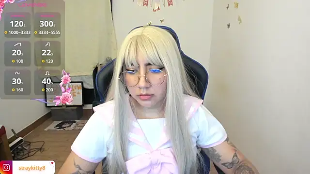 LoveLyy- online show from 04/10/26, 10:36