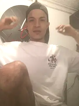 Snapshot of santyrestrepo chatting on 10/05/25, 12:53 santyrestrepo online show from 10/05/25, 12:53