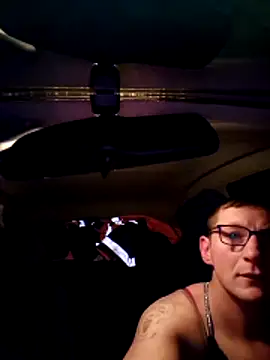 Snapshot of MeskaKurwa1988 chatting on 02/16/26, 07:43 MeskaKurwa1988 online show from 02/16/26, 07:43