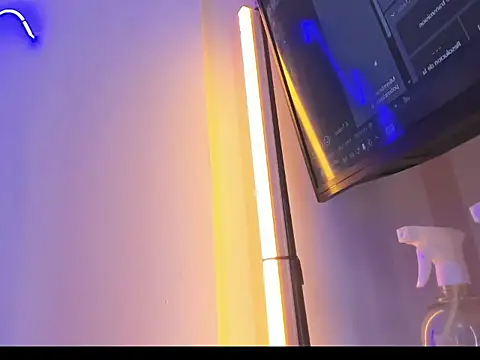 Snapshot of Nefera_Noxx chatting on 11/05/25, 04:34 Nefera Noxx online show from 11/05/25, 04:34