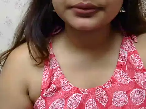 Snapshot of cute_zaraa chatting on 10/17/25, 04:26 cute zaraa online show from 10/17/25, 04:26