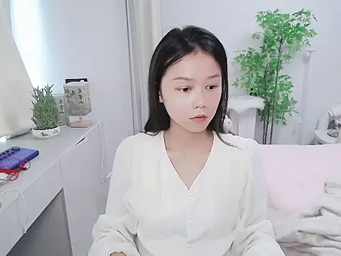 mili0923 online show from 10/07/25, 05:37