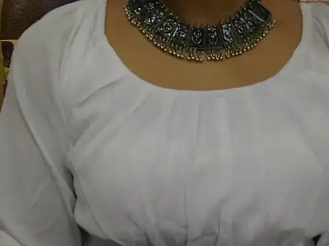 Snapshot of priti_singhaniya chatting on 11/03/25, 05:09 priti singhaniya online show from 11/03/25, 05:09