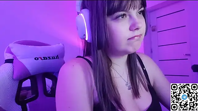 KristiBloom online show from 12/15/25, 09:52