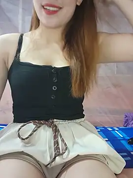 Snapshot of LylyCii6969 chatting on 06/02/26, 01:24 LylyCii6969 online show from 06/02/26, 01:24